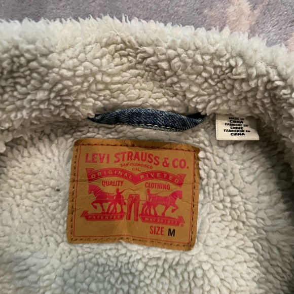 Levi’s Jean Jacket - Picture 2 of 4